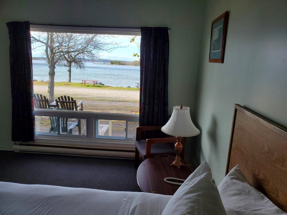 Carolyn Beach Inn Thessalon Exteriér fotografie