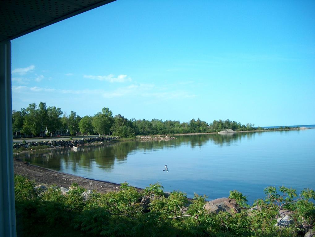 Carolyn Beach Inn Thessalon Exteriér fotografie
