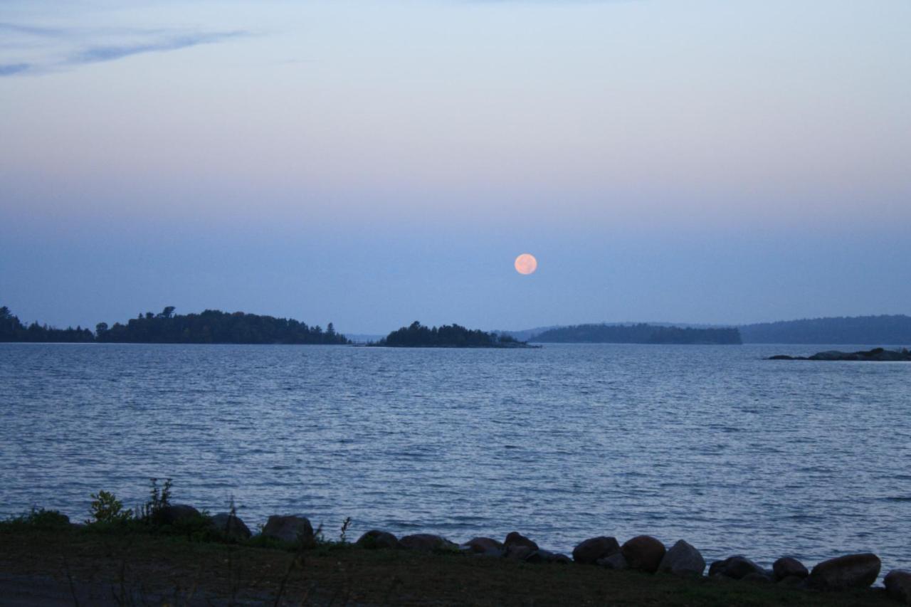 Carolyn Beach Inn Thessalon Exteriér fotografie